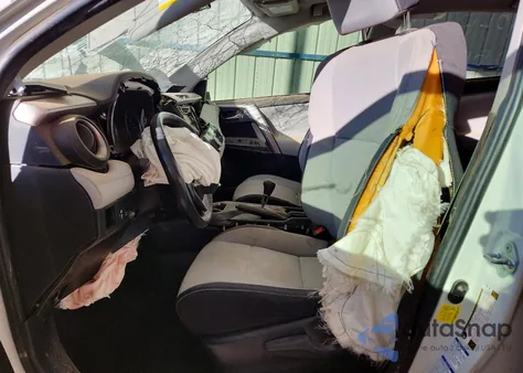 2018 Toyota Rav4 Adventure z USA, uszkodzony, nr VIN JTMRFREV6JJ177940